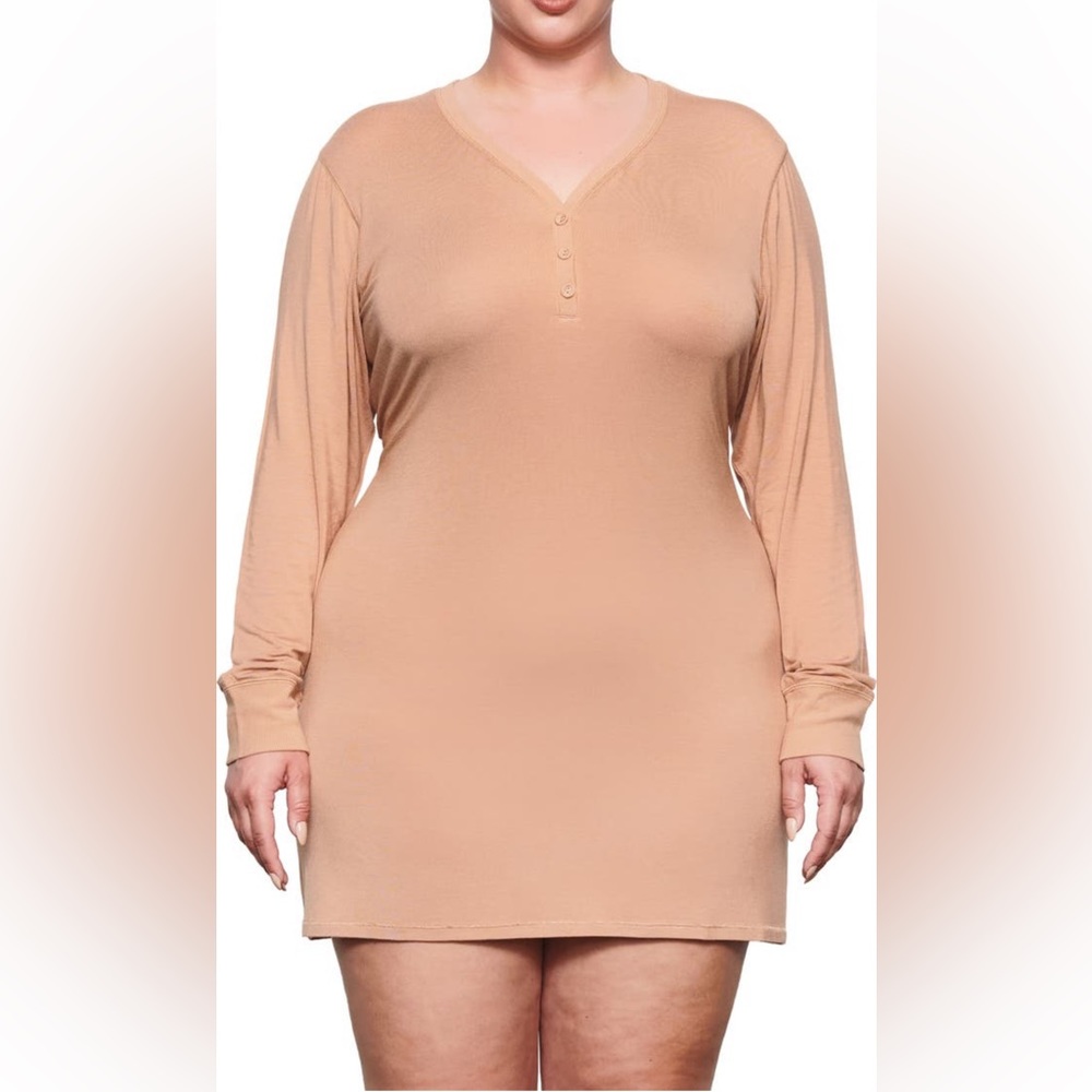 Like new! Skins Henley Sleep Shirt, color Ochre size XL